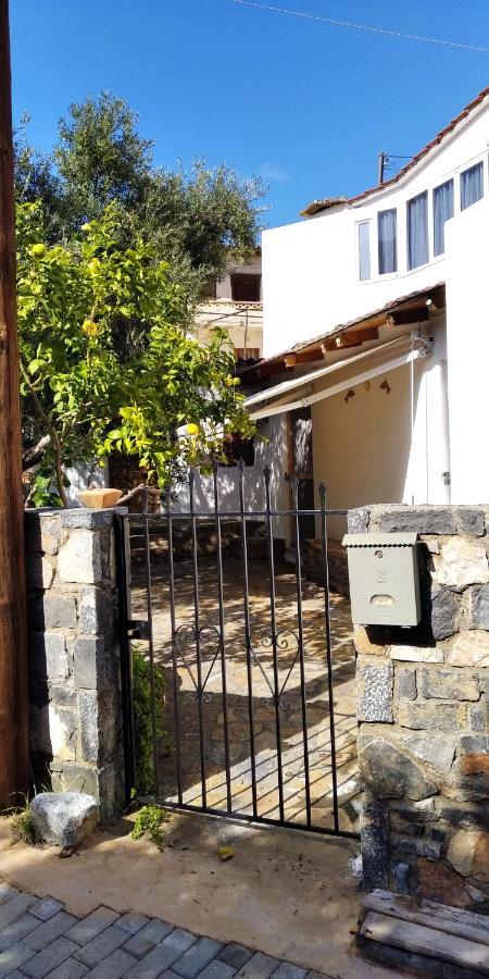 Traditional House In Elounda Bagian luar foto